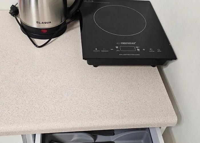 Batorego16 Yellow * Варшава