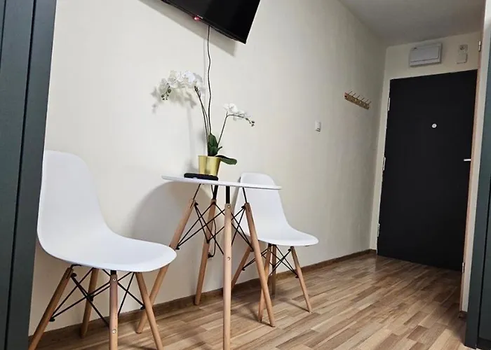 Batorego16 Yellow Apartment *