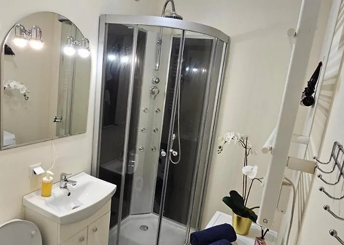 Batorego16 Yellow Warszawa